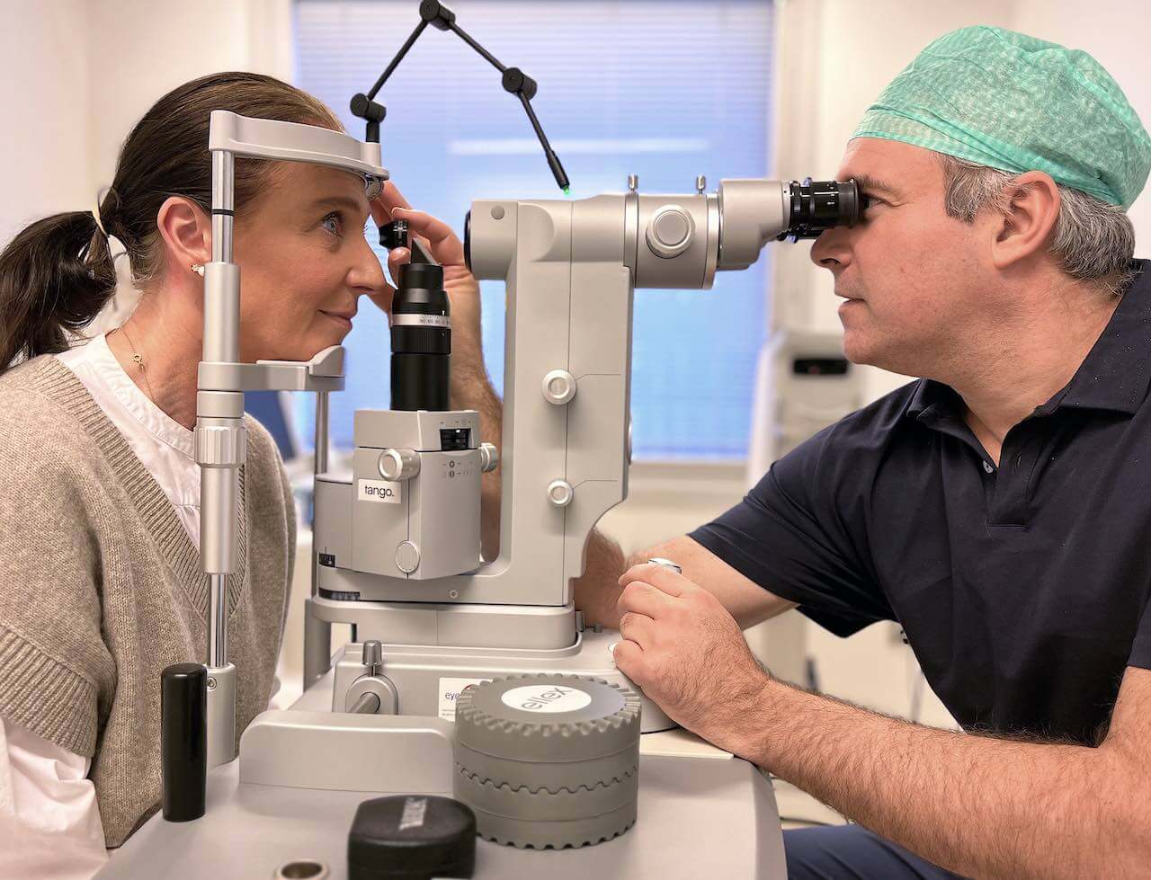 Patient behandles for Grøn Stær.