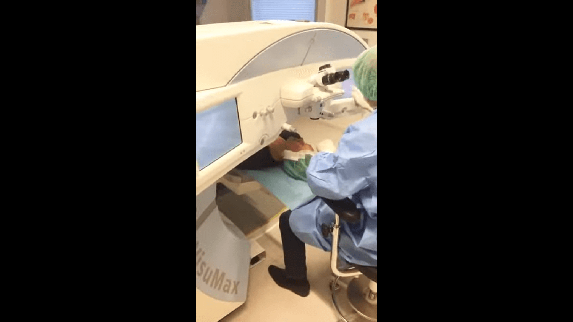 Billede fra en LIVE optagelse af en SMILE laseroperation udført.