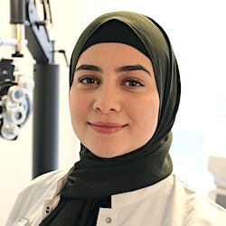 Malak er optometrist på Øjenhospitalet Danmark.