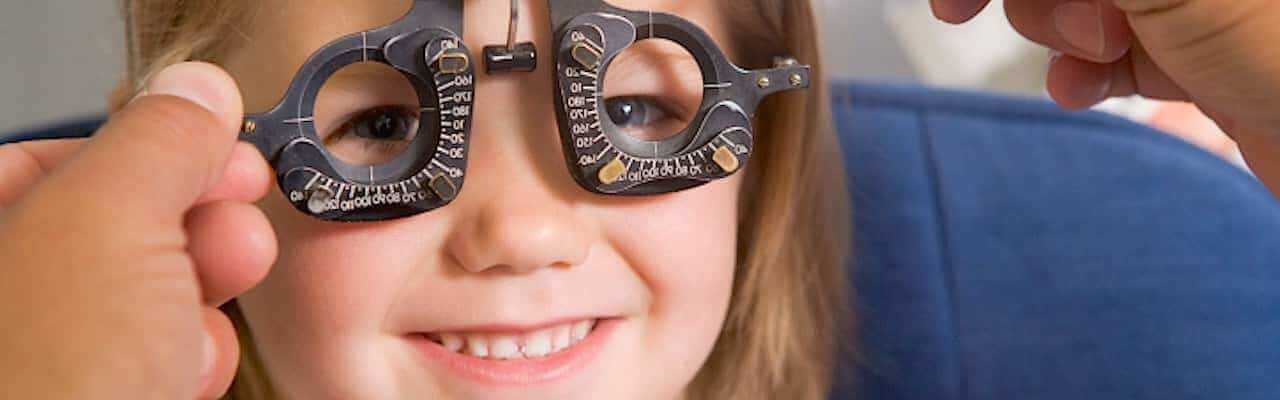 Øjenhospitalet Danmark tilbyder undersøgelser for skele skelen skeløjethed dovent øje.