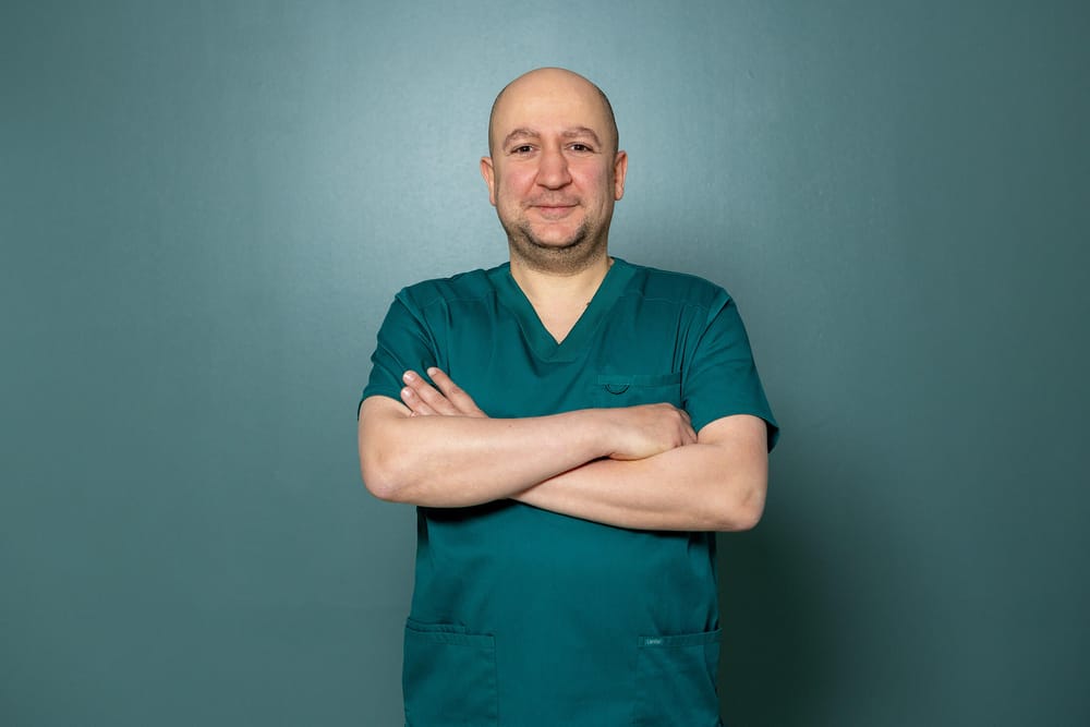 Billedet viser øjenlæge Tarek Belal fra Øjenhospitalet Danmark