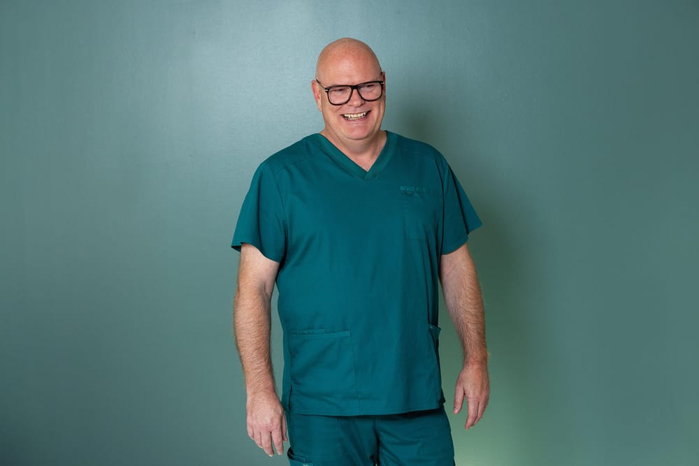 Portrætbillede af Jesper, ledende optometrist på Øjenhospitalet Danmark.