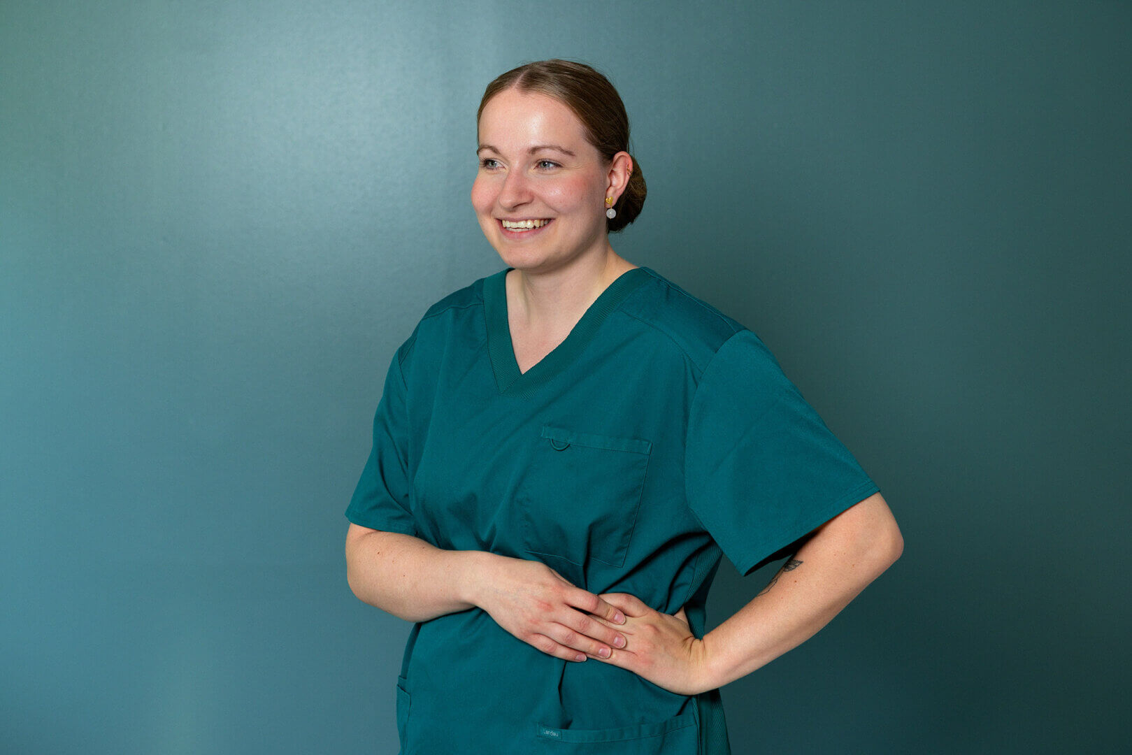 Portrætbillede af Simone, som er optometrist på Øjenhospitalet Danmark.