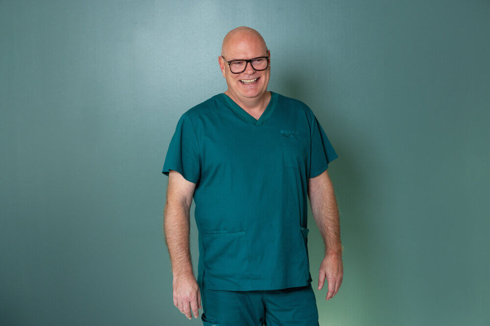 Portrætbillede af Jesper, ledende optometrist på Øjenhospitalet Danmark.