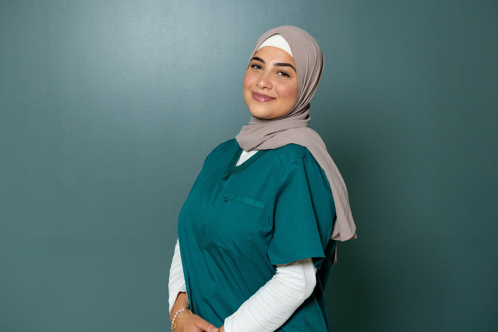 Malak er optometrist på Øjenhospitalet Danmark.