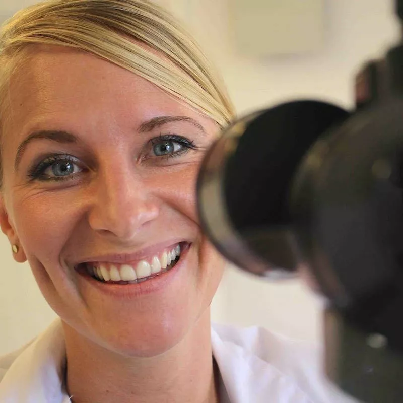 ØjenhospitaleØjenhospitalet Danmark tilbyder skræddersyet behandlinger til alle patienter. Værdier. Brillefrihed synskorrektion linser og laser.t Danmark tilbyder skræddersyet behandlinger til alle patienter. Værdier.