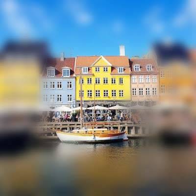 Grøn stær i et sent stadie. Billedet viser et sløret Nyhavn med kikkertsyn.